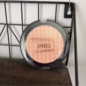 Revolution Pro Illuminate Highlighter